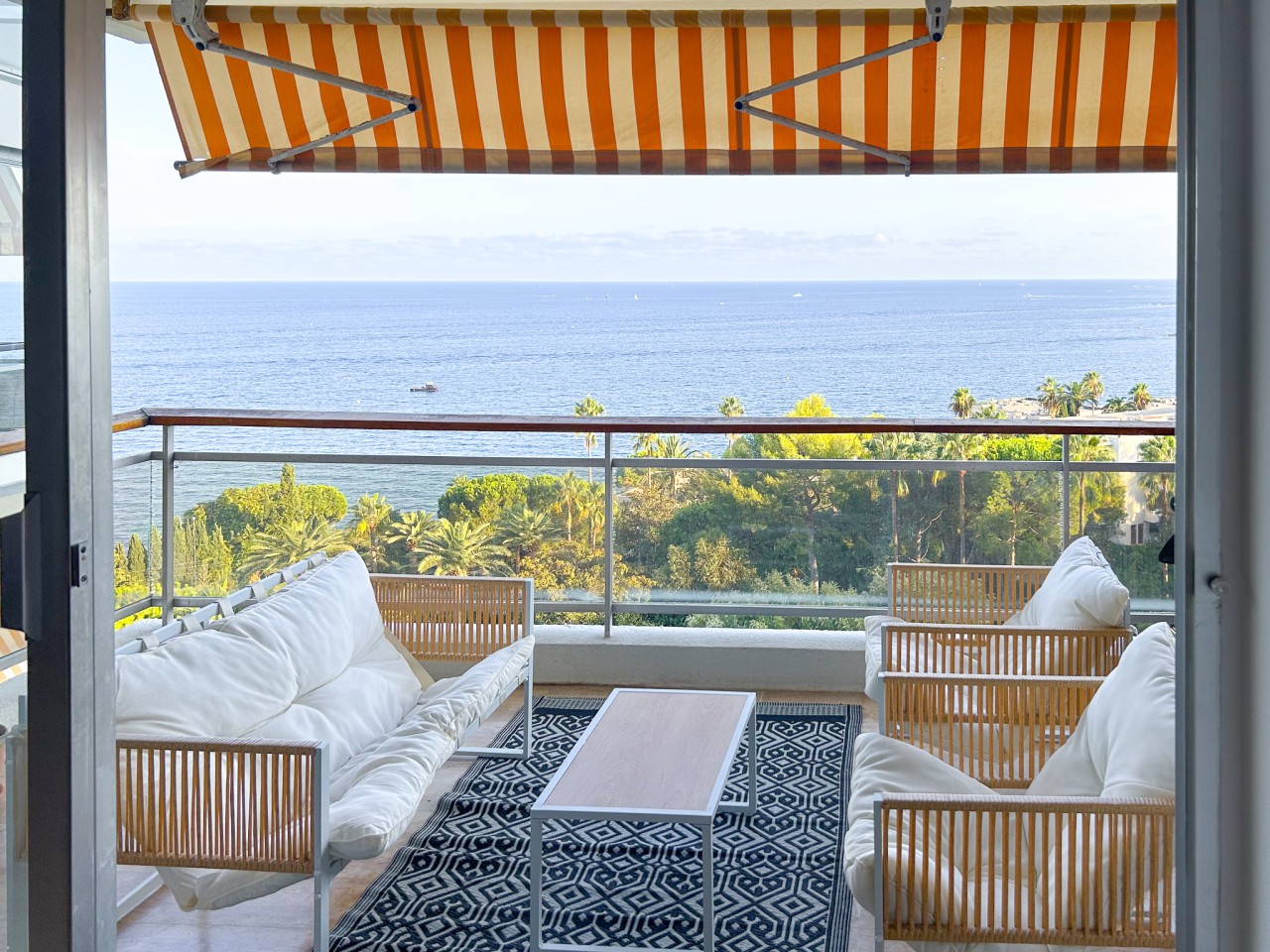 Vue mer · Piscine, Tennis, Plage · Proche Cannes