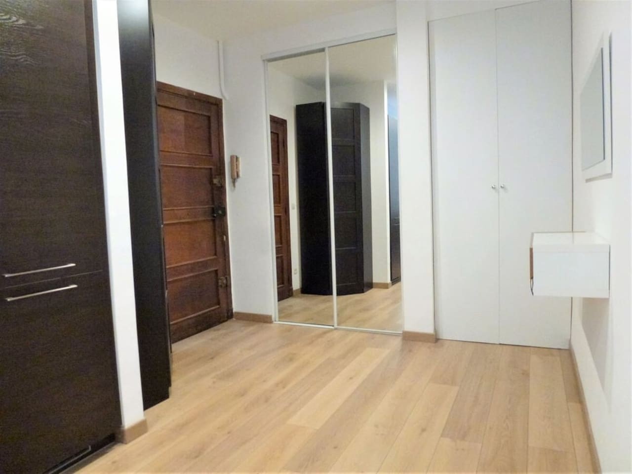 Chic Riviera Apartment on Promenade des Anglais - Photo 16