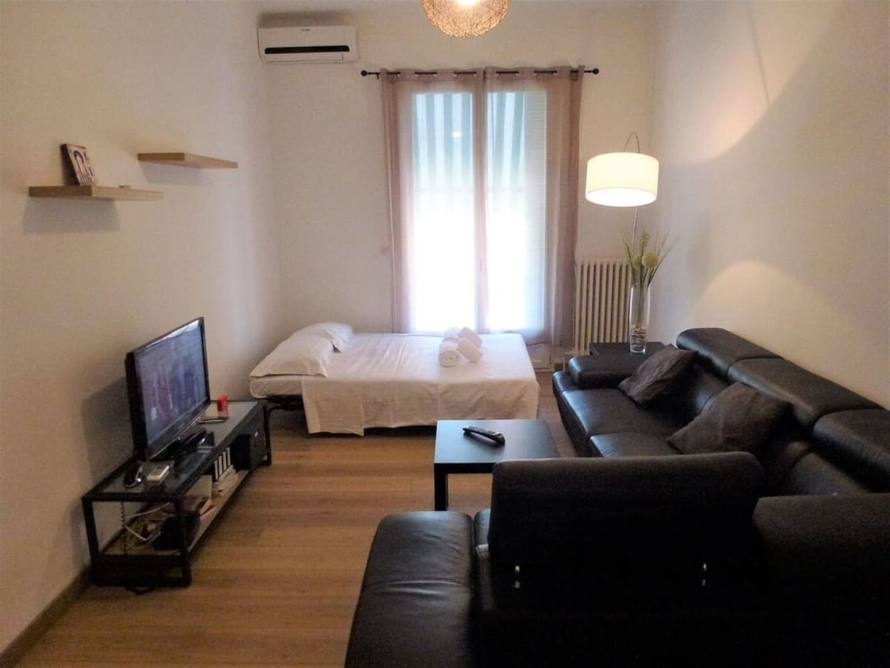Chic Riviera Apartment on Promenade des Anglais - Photo 7
