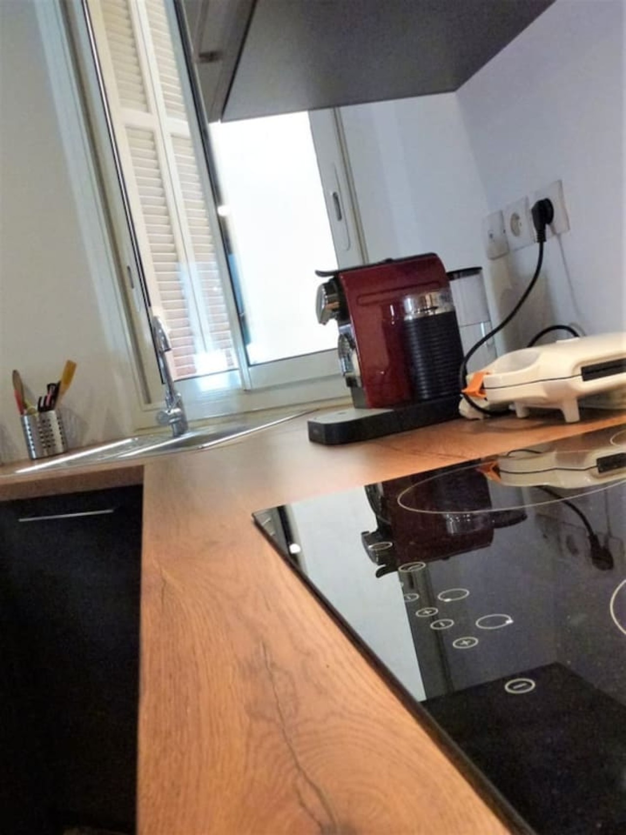 Chic Riviera Apartment on Promenade des Anglais - Photo 14
