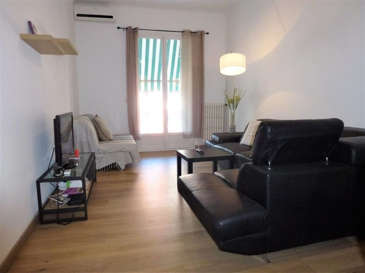 Chic Riviera Apartment on Promenade des Anglais - Photo 4