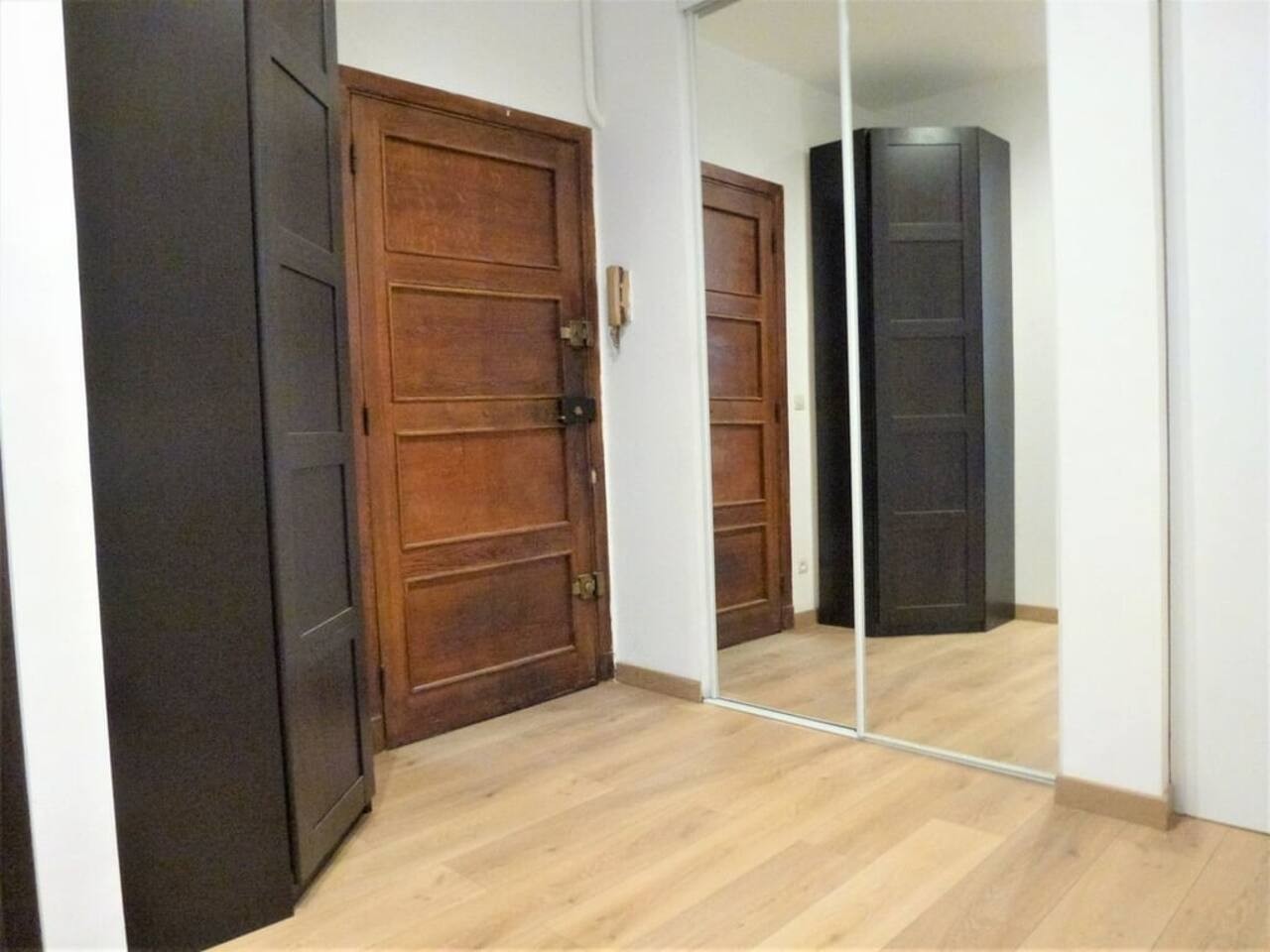 Chic Riviera Apartment on Promenade des Anglais - Photo 17